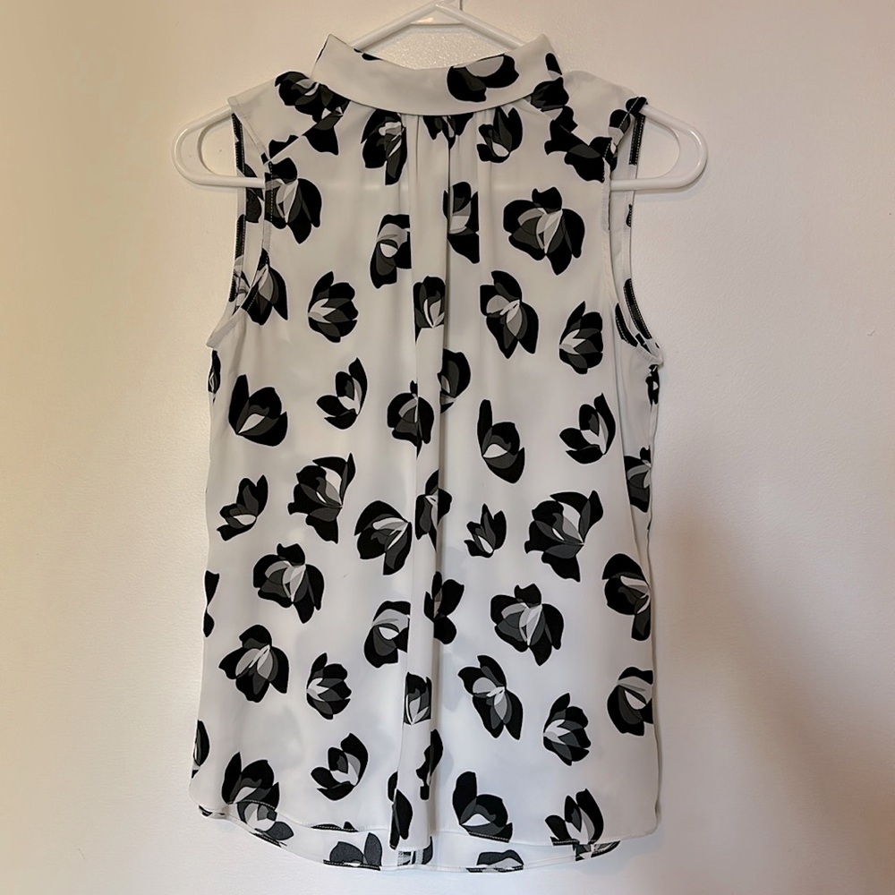RW&CO Mock-Neck blouse